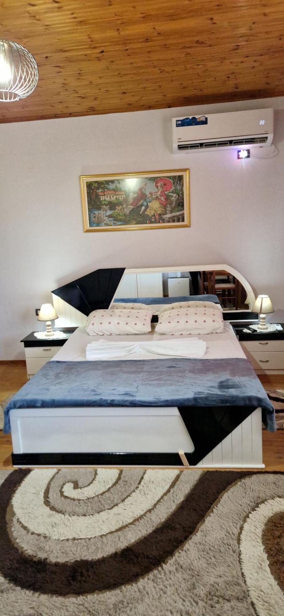 Shena Guest House จีโรคาสเตอร์ ภายนอก รูปภาพ