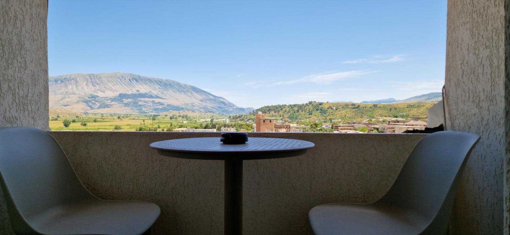 Shena Guest House จีโรคาสเตอร์ ภายนอก รูปภาพ