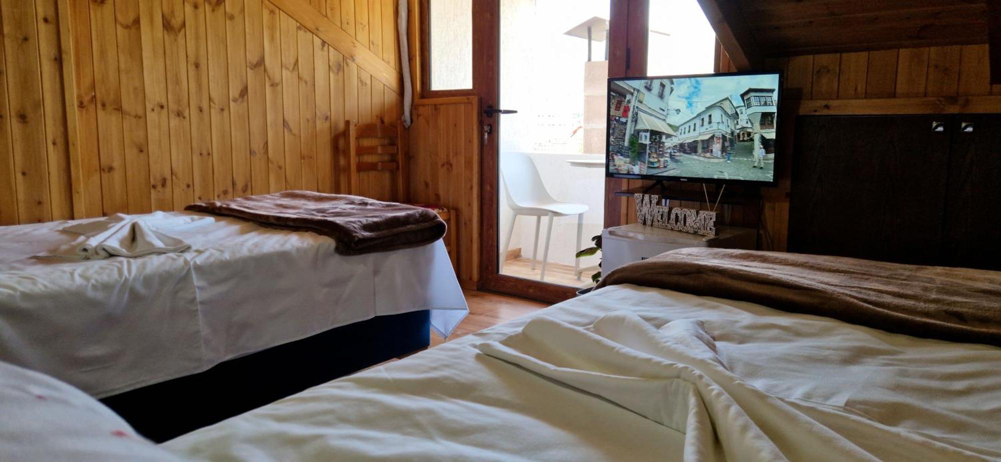 Shena Guest House จีโรคาสเตอร์ ภายนอก รูปภาพ