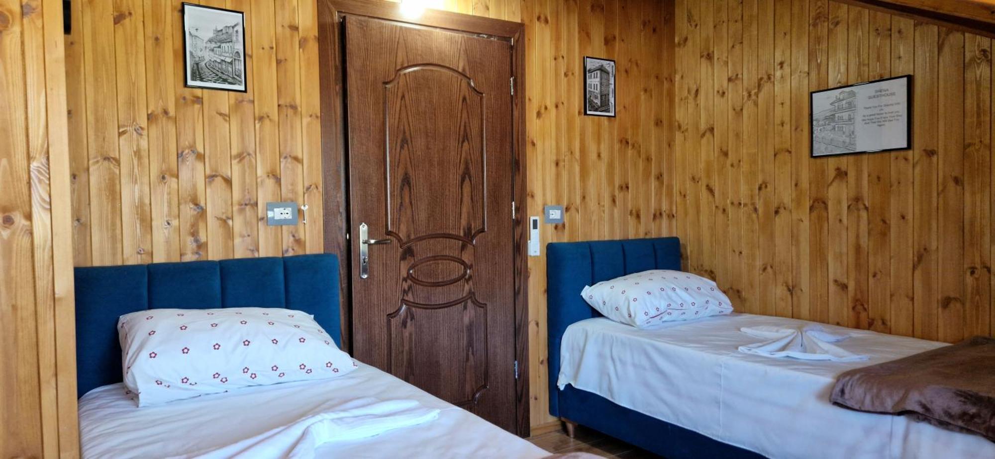 Shena Guest House จีโรคาสเตอร์ ภายนอก รูปภาพ